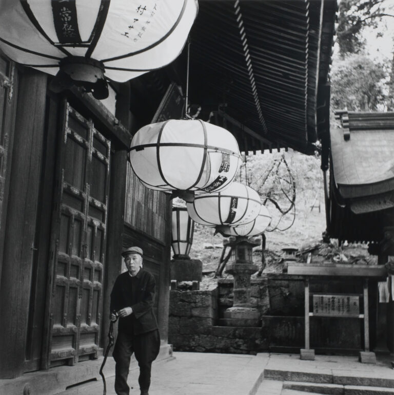 Fernando Lemos (1926-2019), Kobe's lantern district, 1963 (printed in 2018). 40 x 40 cm. Gelatin silver print on paper. Collection CAM, inv. 19FP679