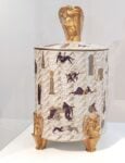 Vista dell’allestimento della mostra Gio Ponti. Ceramiche 1922-1967 Oltre duecento opere dell’inventore del Made in Italy. Courtesy MIC Faenza