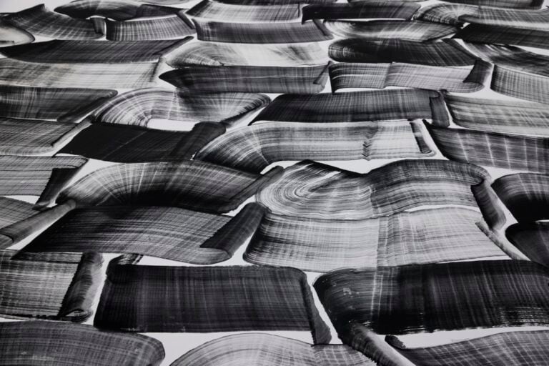 Lee Bae, Oblique, 2022, Charcoal ink on paper, (c) Lee Bae, Courtesy of the artist and Johyun Gallery, Photo by Sangtae Kim