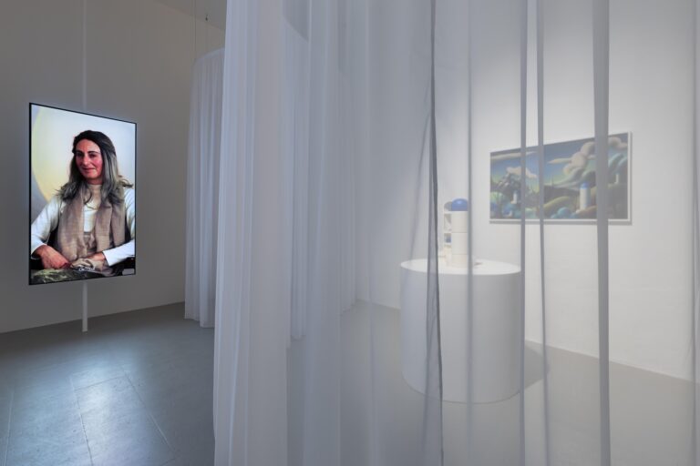 Lettera d’amore, 2024. Exhibition view with Giulio Scalisi and Alice dos Reis, Kunsthalle Lissabon, Lisbon. Curated by Alberta Romano. Exhibition design Carlos Bártolo. Photo: Bruno Lopes.
