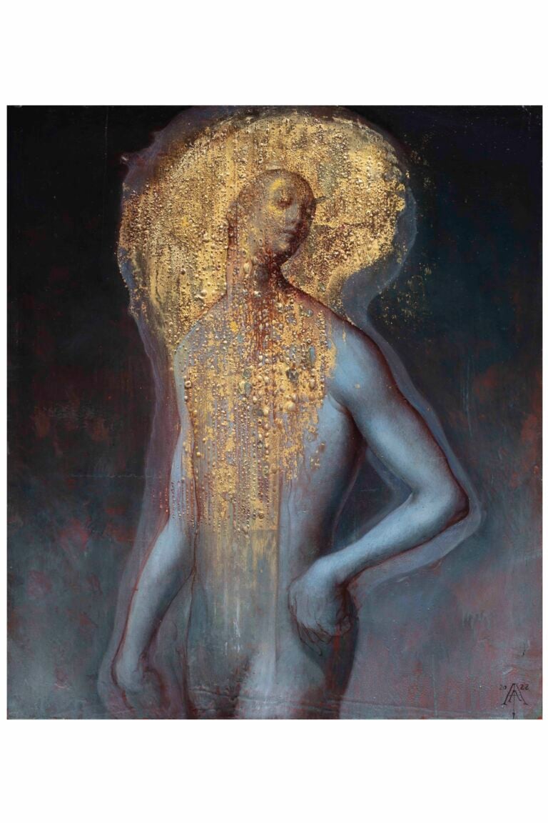 Agostino Arrivabene, L'uomo blu, 2022, olio e foglia oro su legno, 40 x 35 cm