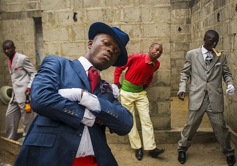 Daniele Tamagni, The Playboys of Bacongo, da Gentlemen of Bacongo, 2008.© Daniele Tamagni. Courtesy Giordano Tamagni