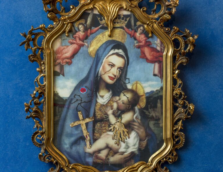 Francesco Vezzoli, Ritratto di Paulina Porizkova come Madonna rinascimentale con il Bambino che piange I gioielli di Salvador Dalì (da Lorenzo Lotto), 2011 dettaglio