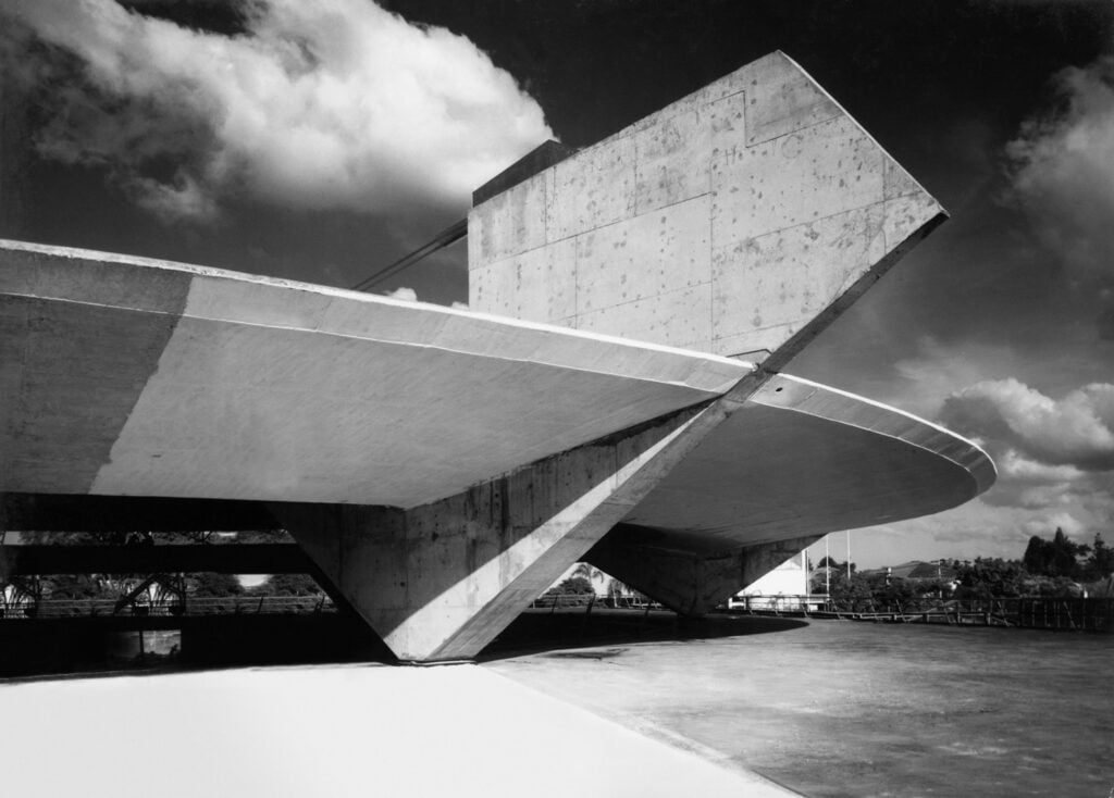 Ginásio do Clube Atlético Paulistano, Lina Bo Bardi, 1968. Image via Wikipedia