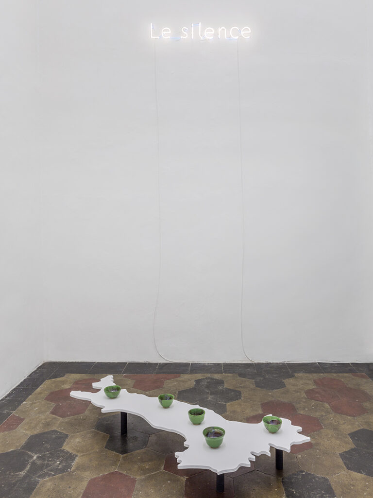 Isabell Heimerdinger and Jonathan Monk 2024 installation view at Quartz Studio Torino 2024. Courtesy of the artists and Quartz Studio Torino. Photo Beppe Giardino  2 A Torino omaggio all’Arte Povera in forma di frigorifero