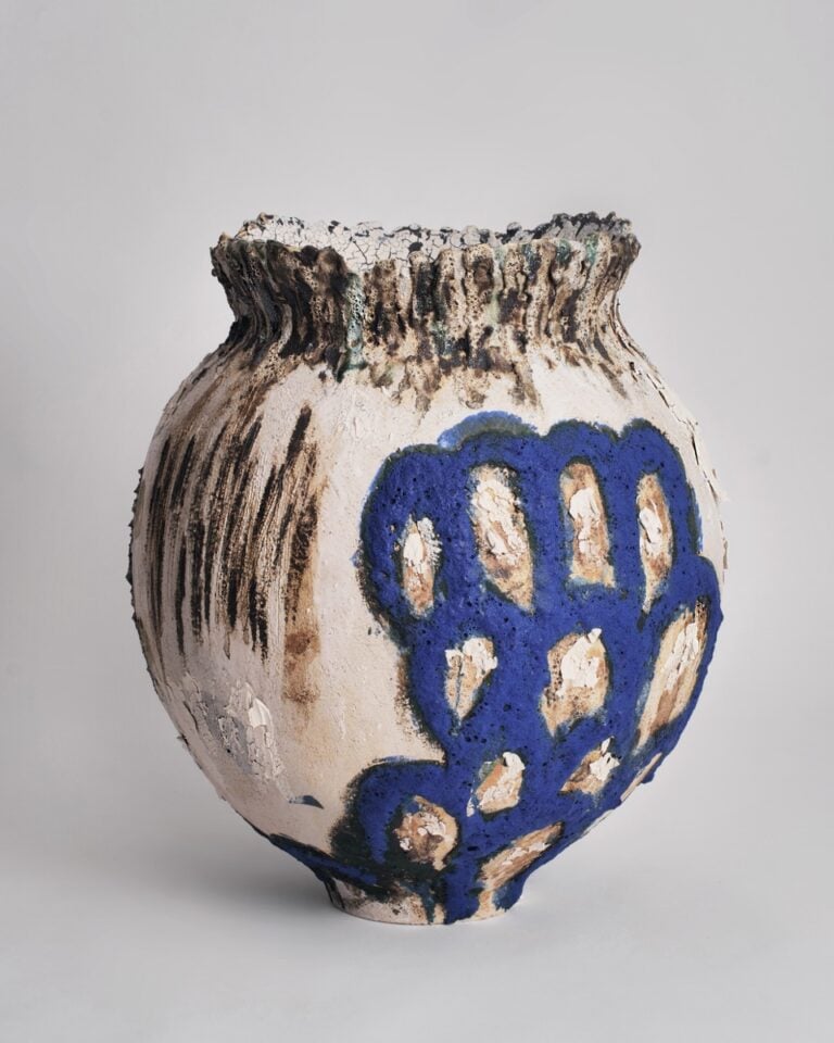 Jane Yang-d’Haene. Untitled, 2023. Stoneware, slip and glaze. 30 x 33 x 33 cm. Represented by Bienvenu Steinberg & J, New York. (960x1200)