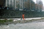 Janet Toro, La sangre, el río y el cuerpo, Río Mapocho, Santiago, Cile, 1990. Photo Verónica Soto. Courtesy of the artist