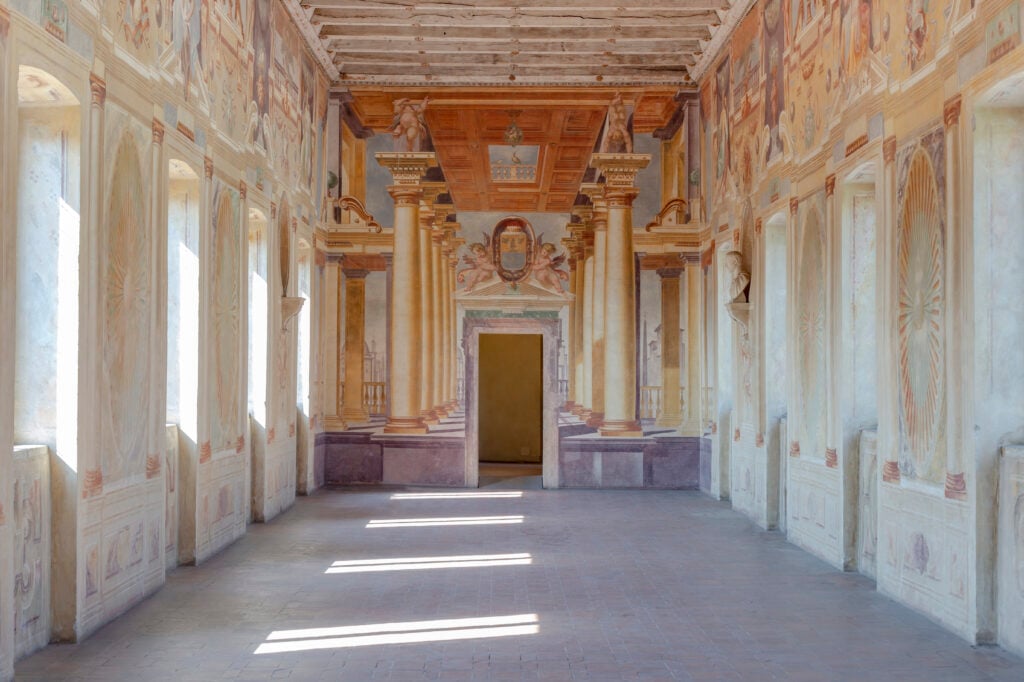 Sta per aprire una mostra del grande artista Georg Baselitz in un sito Unesco nel mantovano  