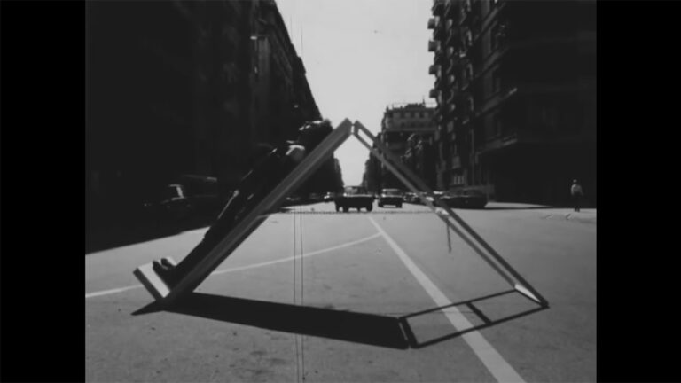 Frame dal video “Per ora basta!” di Ugo La Pietra