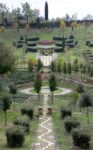 bosco della ragnaia foto stefano baroni frances lansing laurent kalfala 4 Vicino a Siena c'è un bosco meditativo pieno di opere d'arte in costruzione da 30 anni