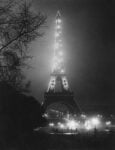 Brassaï, Tour Eiffel en 1931 © Estate Brassaï Succession - Philippe Ribeyrolles