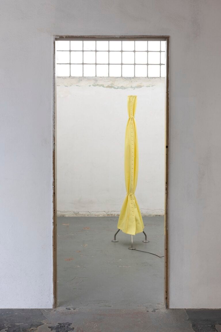 Formafantasma, La Casa Dentro, exhibition view at Fondazione ICA, Milano. Photo Andrea Rossetti, Courtesy Fondazione ICA e gli artisti