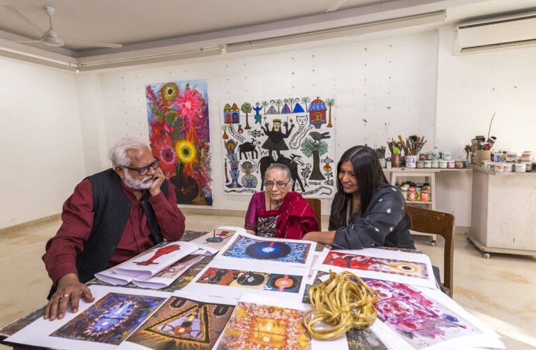 Karishma Swali, Madhvi and Manu Parekh in conversation, 2023 © Sahiba Chawdhary. Post production Daniele Zoico - Danto Production. Courtesy of Chanakya Foundation