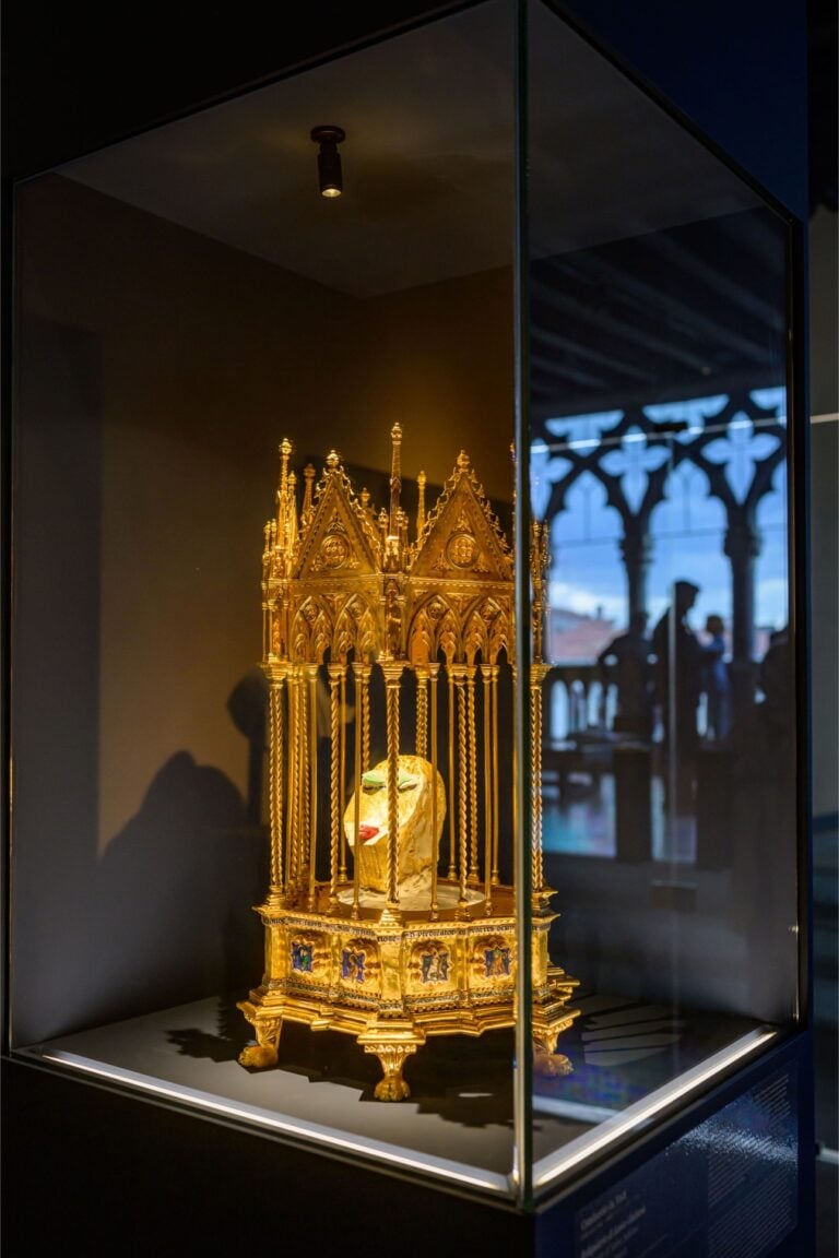 La mostra The Golden Way a Venezia. Foto di Marco Giuglierelli