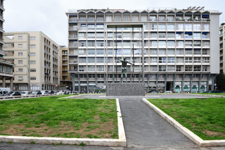 Monumento alla Resistenza di Agenore Fabbri, piazza Martiri Libertà, Savona. Ph. Michele Alberto Sereni