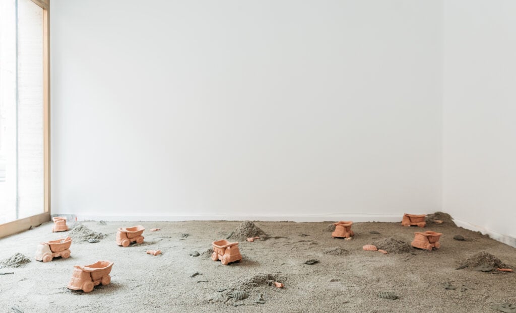 Play with Clay, progetto di Cave Contemporary realizzato per Argillà 2022, in collaborazione con Latte Project e Museo Carlo Zauli a Faenza. Photo Nicola Baldazzi