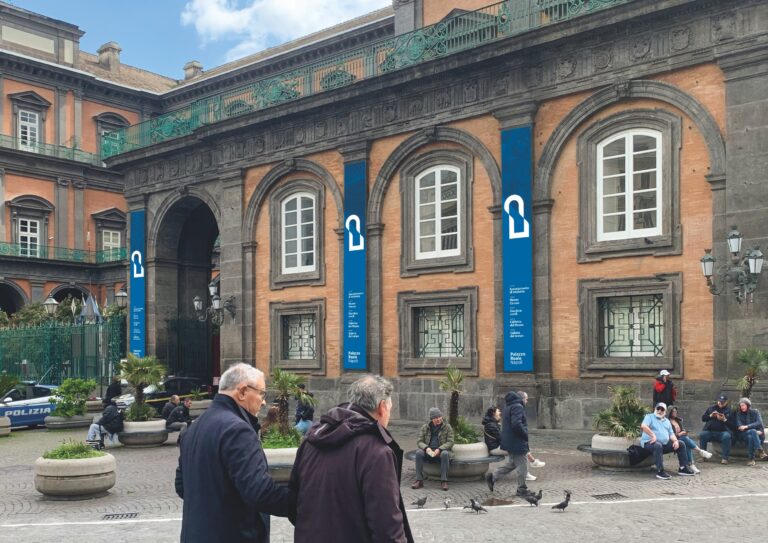 Render del Palazzo Reale di Napoli con il nuovo logo