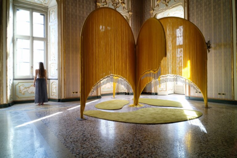Under the willow tree_Sara Ricciardi Studio. Ph Eugenio Novajra. Courtesy 5vie
