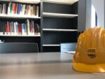 Il casco degli studenti che partecipano al progetto “Cantiere in vetrina”. Photo © Martina Pietropaoli