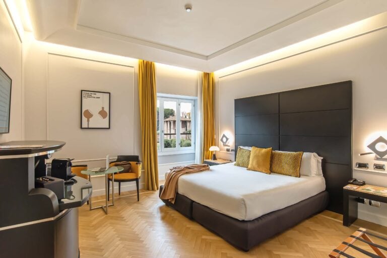 47 Boutique Hotel, Stanza 111, Gae Aulenti, Lampada Pipistrello