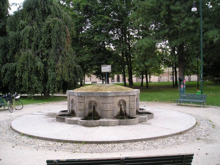 Fontana dell'acqua marcia