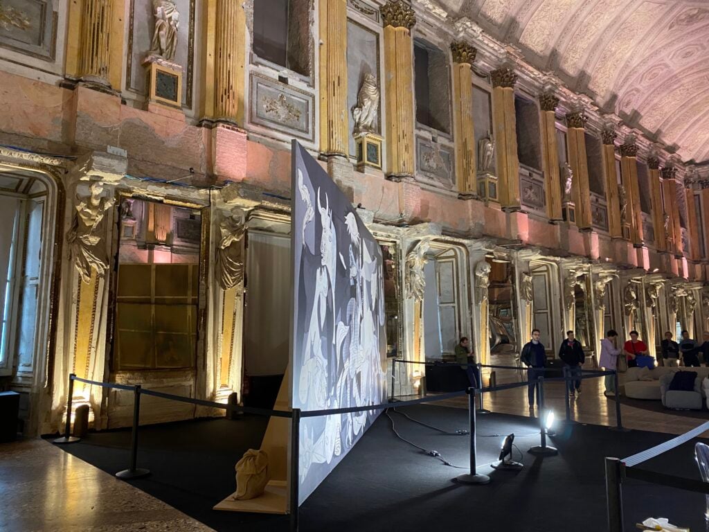 Ercole Pignatelli, MEMENTO AMARE SEMPER, dedicata a Guernica. Milano, Palazzo Reale