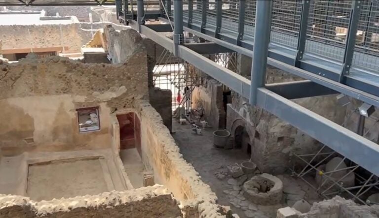L'Insula dei Casti Amanti e il nuovo percorso sopraelevato di Pompei