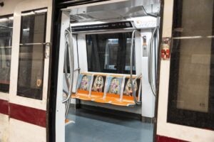 Per 5 mesi i vagoni della Metro A di Roma diventano una galleria d’arte contemporanea