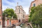 Bottega Veneta inaugura il suo spazio a Venezia. In un palazzo storico dedicato alle origini della maison
