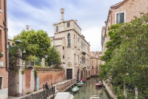 Bottega Veneta inaugura il suo palazzo a Venezia. Un edificio storico dedicato alle origini della maison