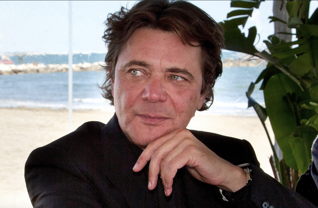 È morto Paolo De Grandis, il curatore che diede inizio alla Biennale di Venezia diffusa