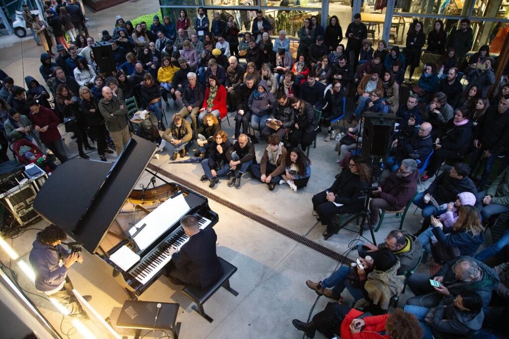 A Milano torna il weekend di Piano City: 270 concerti di pianoforte in giro per la città. Gratis