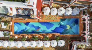 Uno dei più straordinari hotel d’Italia e la sua piscina d’artista. Mega mosaico di Nicolas Party e Le Sirenuse di Positano