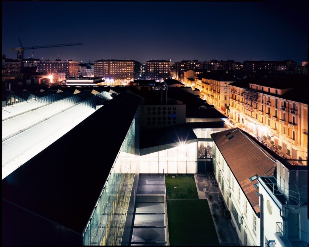 Gli scatti d’architettura di Carlo Valsecchi ora in un libro e in una mostra a Milano