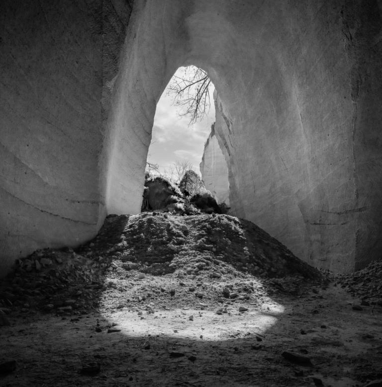 2caveat andrea martino Napoli è costruita su delle cave meravigliose (e spesso abbandonate). Le racconta un progetto fotografico