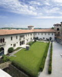 Restauro e allestimento di Carlo Scarpa del Museo di Castelvecchio di Verona: Veduta del cortile, Foto di S. Benaglia, 2010 credit Archivio Carlo Scarpa, Museo di Castelvecchio. Musei Civici di Verona