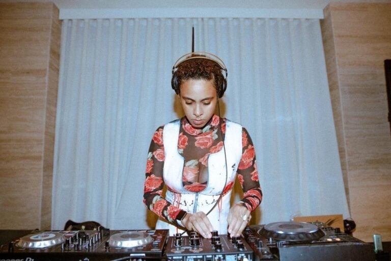 Dj Velia
