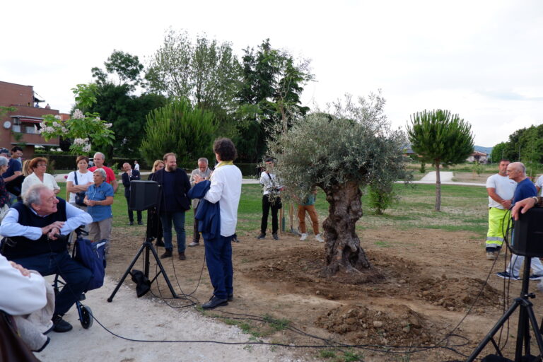 Inaugurazione del Bosco delle Neofite, Prato, 2024. Photo @2024 Associazione Arte Continua
