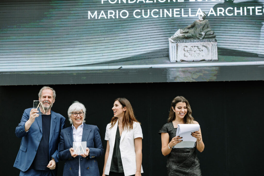 La cerimonia di premiazione Compasso d'Oro 2024: Mario Cucinella e Fondazione Rovati