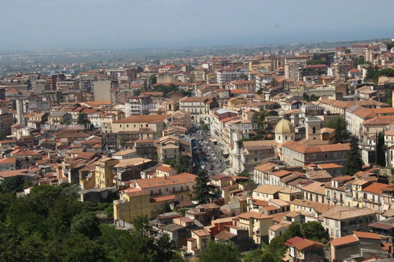 Le opere d’arte confiscate alle mafie in mostra a Lamezia Terme per il Festival Trame