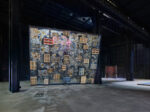 Nari Ward, Geography Pallets, 2000:2024. Veduta dell’installazione, Pirelli HangarBicocca, Milano, 2024. Prodotto da Pirelli HangarBicocca. Courtesy l’artista e Pirelli HangarBicocca, Milano. Foto Agostino Osio