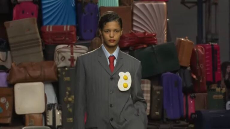 Moschino ritrova sé stesso alla Milano Fashion Week Uomo