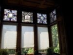 Una delle vetrate artistiche di Villa Paulick. Courtesy villapaulick.at