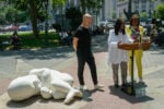 240717mawh 2449 A New York l’artista italiano Jago presenta un’opera dedicata ai bambini senzatetto 