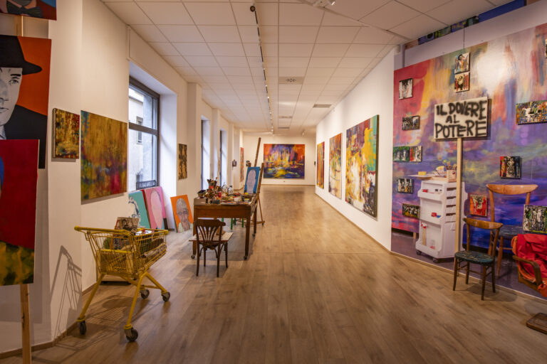 Marco Cingolani, Atelier du peintre, installation view at Galleria Gaburro, Milano, 2024. Photo Anna Pendoli