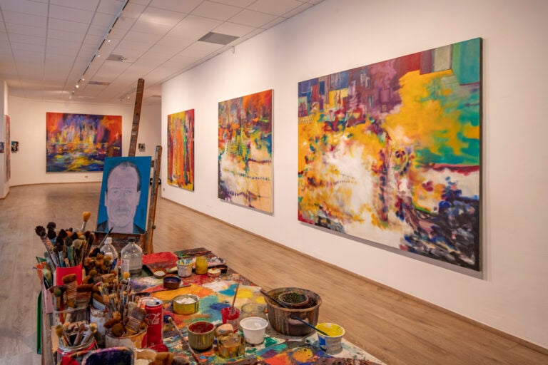 Marco Cingolani, Atelier du peintre, installation view at Galleria Gaburro, Milano, 2024. Photo Anna Pendoli