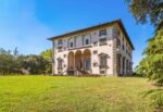 06 agnelli piaggio estate courtesy of lionard In vendita a 16 milioni la tenuta toscana dei Piaggio progettata da Ammanati