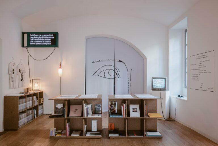 Chez Paint It Black Artribune