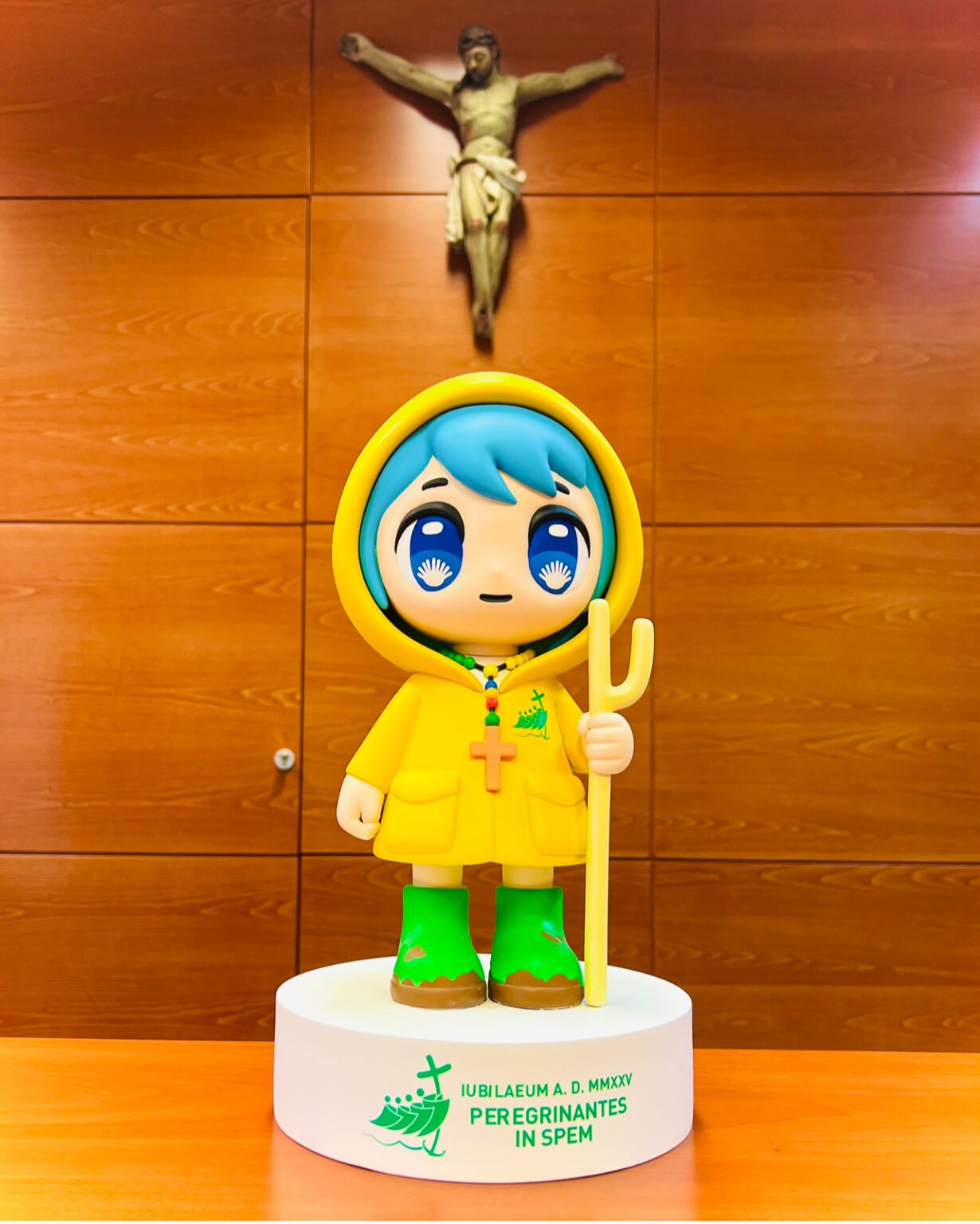 Mascotte Giubileo 2025 Dove Si Compra L'artista Simone Legno disegna “Luce” la mascotte del Giubileo 2025