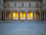 La mostra dei risultati del Premio Gubbio 2018. Gubbio, chiostro della Biblioteca Sperelliana, dicembre 2018 Allestimento di Luca Cerinza/OKAM Studio © Luca Cerinza/ANCSA
